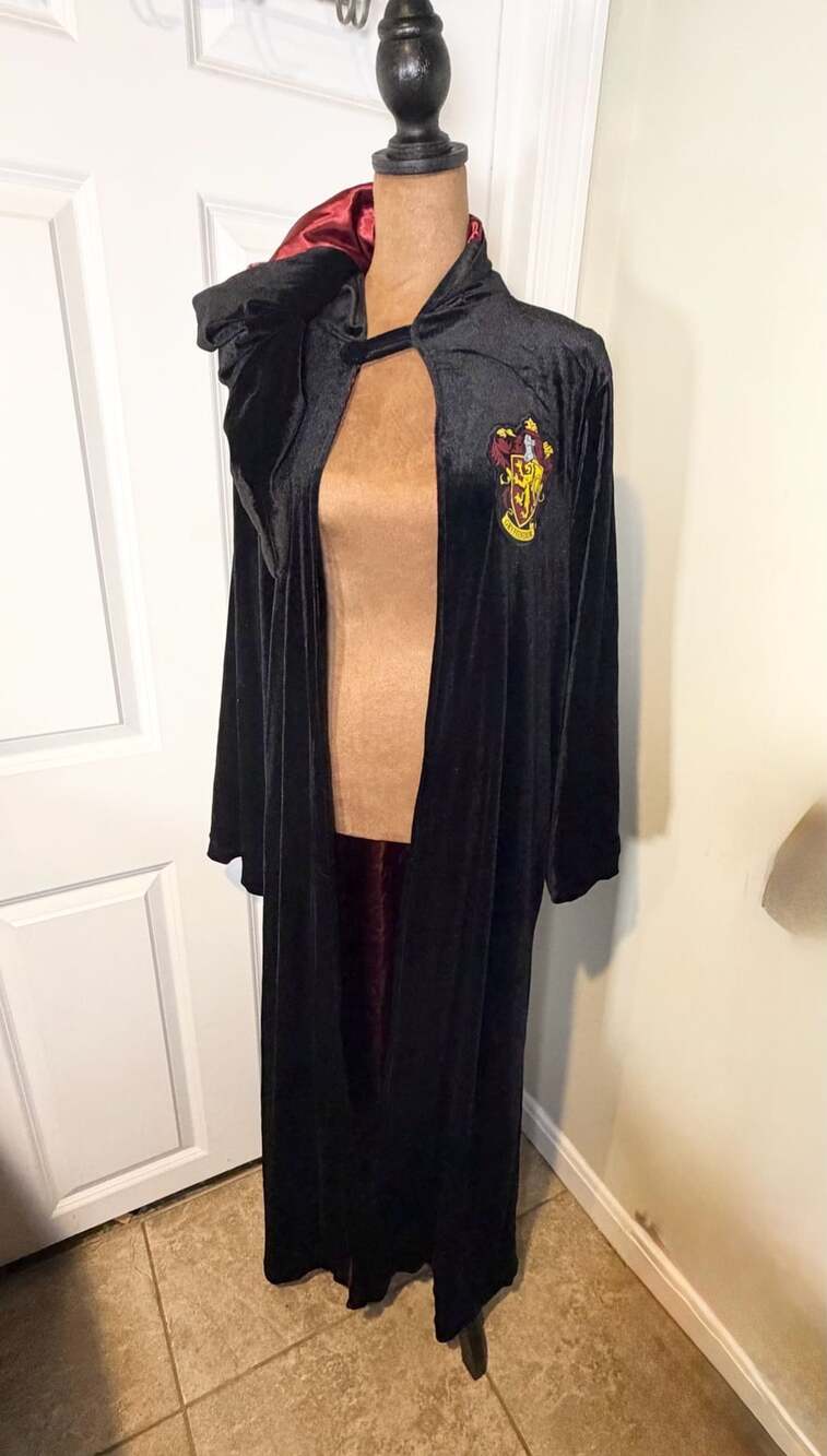 Harry Potter Gryffindor Velvet Hooded Robe Cape Wizarding World Costume